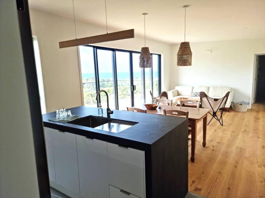 Xspot Medlands Beach House - Ocean Views - Short Stroll To The Beach Екстериор снимка